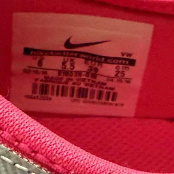 GUC Nike Women's Gray and Hot Pink Training Sneakers - Picture 4 of 5